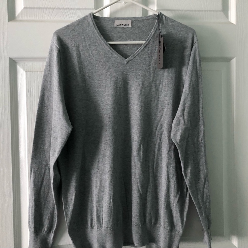 Men’s grey sweater